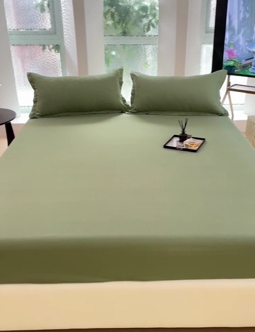 91家纺网 家纺一手货源 找家纺  楠沐家纺 2025新款纯色亲肤芦荟棉水洗棉床笠 深绿