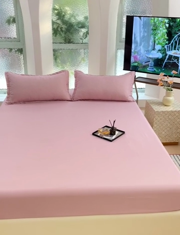 91家纺网 家纺一手货源 找家纺  楠沐家纺 2025新款纯色亲肤芦荟棉水洗棉床笠 粉红