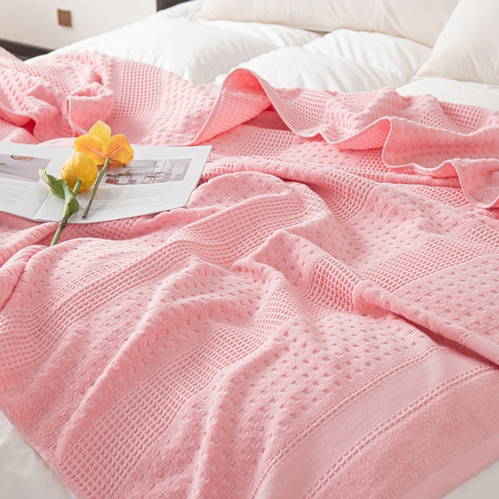 91家纺网 家纺一手货源 找家纺 雯雨家纺 2024老式怀旧A类纯棉毛巾被 蜂窝粉