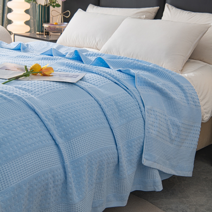 91家纺网 家纺一手货源 找家纺 雯雨家纺 2024老式怀旧A类纯棉毛巾被 蜂窝浅蓝