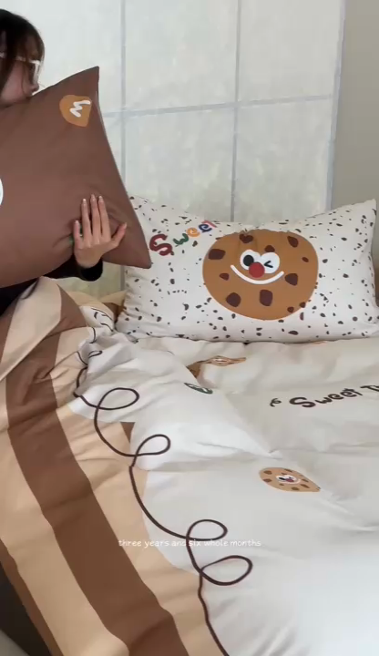 91家纺网 家纺一手货源 找家纺 红馆 2024新款13070大版数码印花四件套 丸趣曲奇