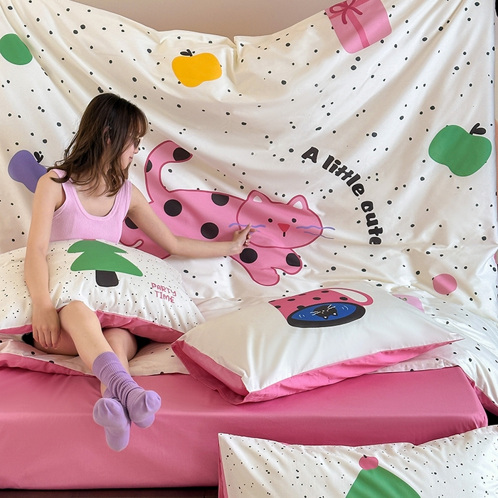 91家纺网 家纺一手货源 找家纺 红馆 2024新款13070大版数码印花四件套 派对时刻