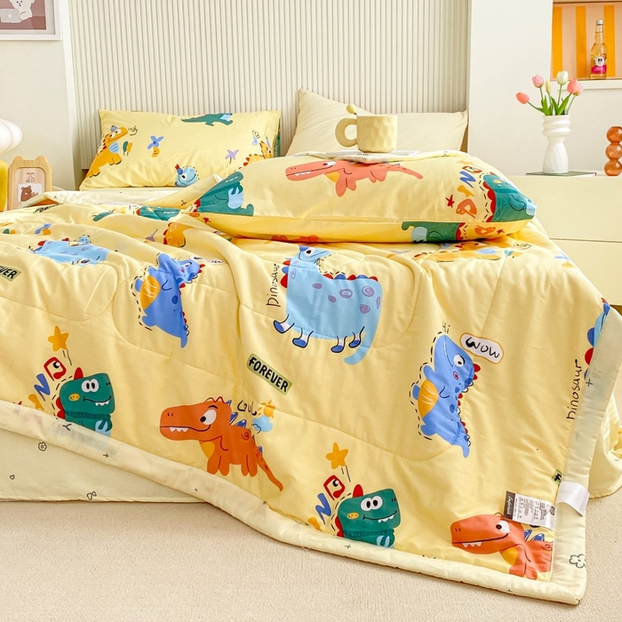 91家纺网 家纺一手货源 找家纺 鸣升家纺 A类印花全棉12868棉花夏凉被四件套夏被 恐龙奇遇（黄）