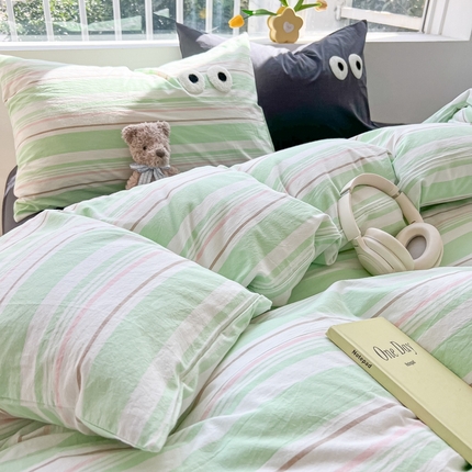 91家纺网 家纺一手货源 找家纺 盼季家纺 2024新款大眼睛萌趣水洗棉床上四件套混搭床单被套宿舍三件套 大眼-绿条纹