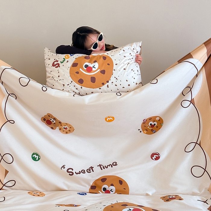 91家纺网 家纺一手货源 找家纺 红馆 2024新款13070大版数码印花四件套 丸趣曲奇