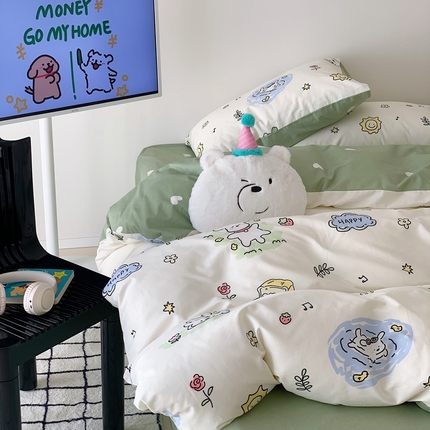 91家纺网 家纺一手货源 找家纺 六巷胡同 2024新款ins童趣风卡通AB版四件套-第三系 游泳小狗