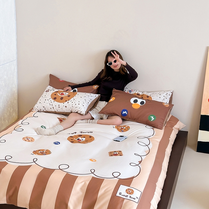 91家纺网 家纺一手货源 找家纺 红馆 2024新款13070大版数码印花四件套 丸趣曲奇