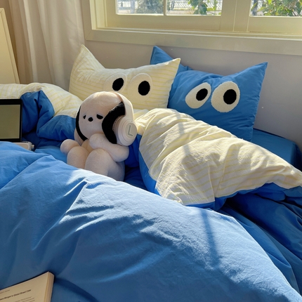 91家纺网 家纺一手货源 找家纺 盼季家纺 2024新款高支高密柔软亲肤混搭四件套大眼睛系列-风格一 大眼睛-克莱因蓝