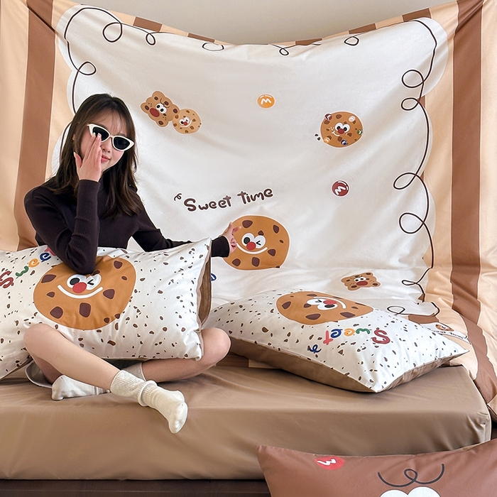 91家纺网 家纺一手货源 找家纺 红馆 2024新款13070大版数码印花四件套 丸趣曲奇