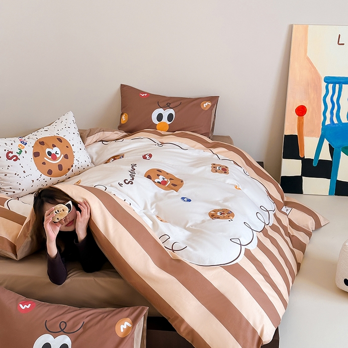 91家纺网 家纺一手货源 找家纺 红馆 2024新款13070大版数码印花四件套 丸趣曲奇