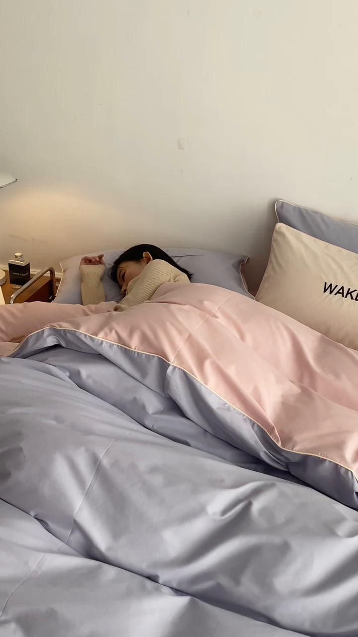 91家纺网 家纺一手货源 找家纺 卡姿家纺 2024春夏纯色双拼嵌绳款四件套—莫琳 莫琳灰粉