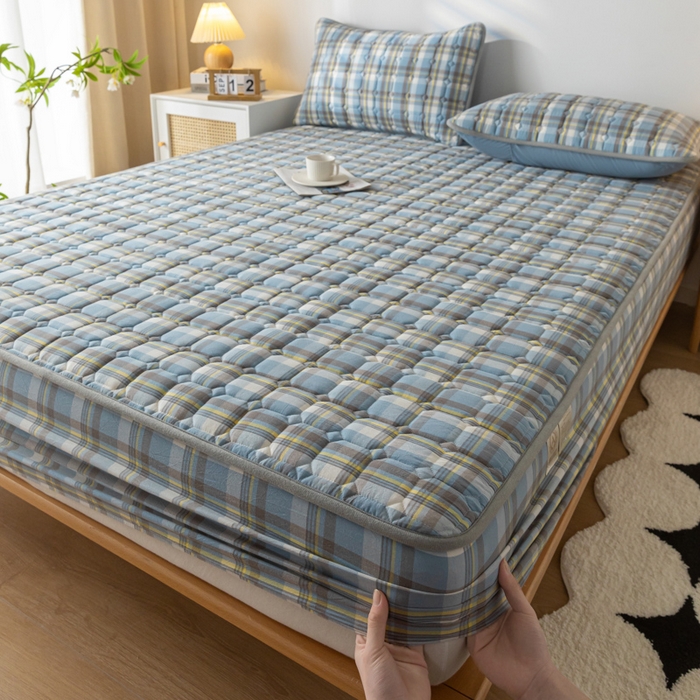 91家纺网 家纺一手货源 找家纺 （总）鑫钰 2024新款无印风水洗棉水洗亲肤大豆夹棉床笠-简格