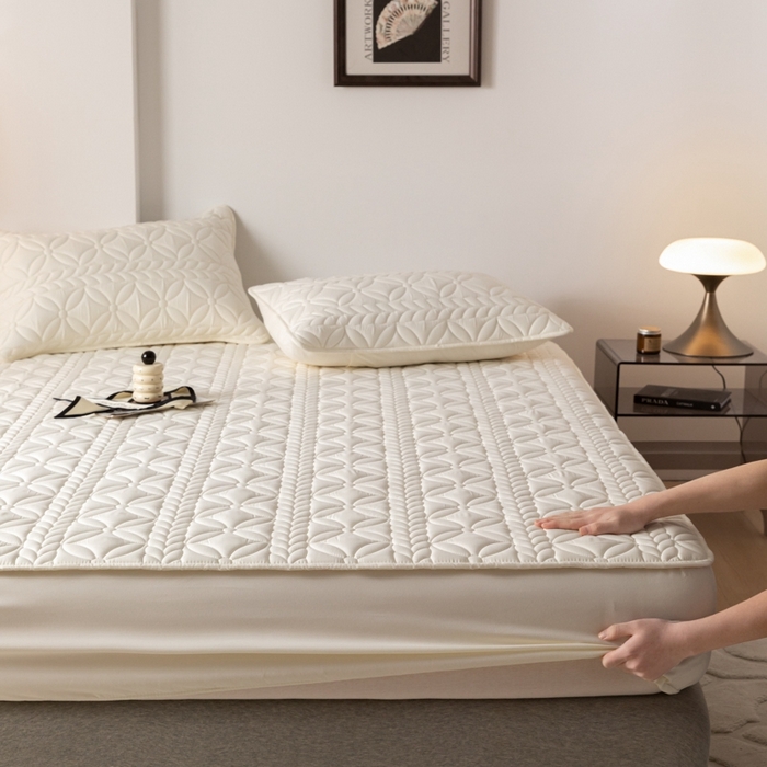 91家纺网 家纺一手货源 找家纺 鑫钰 2024新款A类防水大豆夹棉床笠-麦穗 花穗-月光白