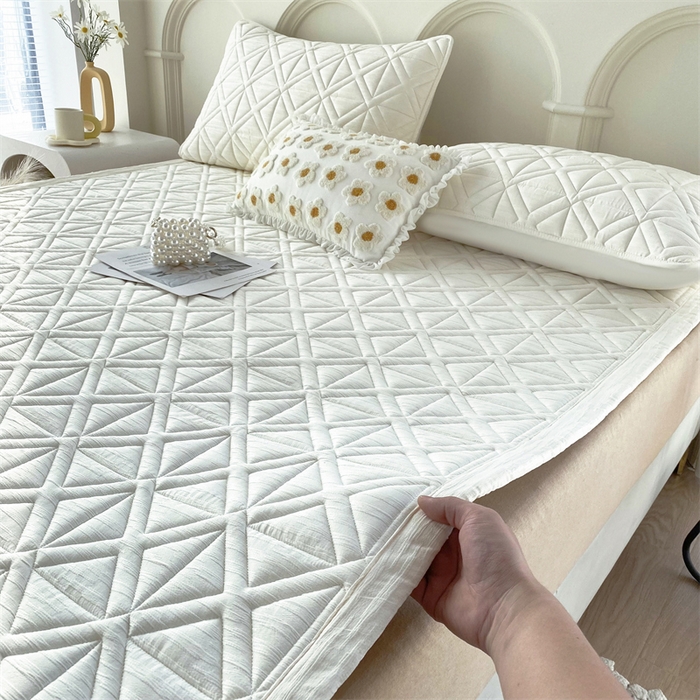 91家纺网 家纺一手货源 找家纺 鑫钰 2024新款A类水洗棉大豆夹棉床护垫 芊语-雅士白