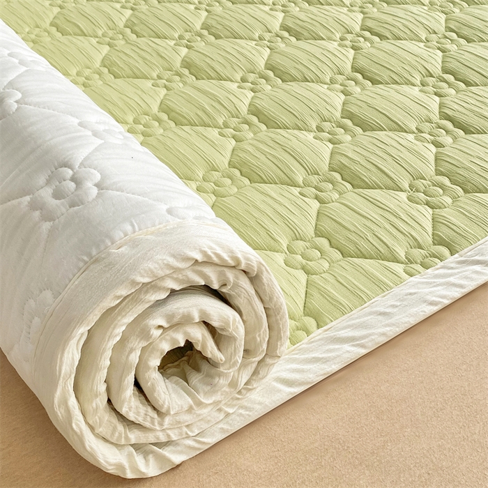 91家纺网 家纺一手货源 找家纺 鑫钰 2024新款A类水洗棉大豆夹棉床护垫 太阳花-抹茶绿