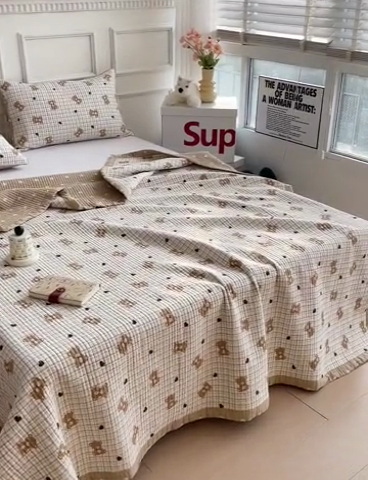 91家纺网 家纺一手货源 找家纺 沐纯家居 2024新款40S13372双面纯棉床盖三件套 爱心熊宝