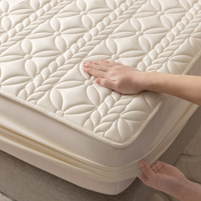 91家纺网 家纺一手货源 找家纺 鑫钰 2024新款A类防水大豆夹棉床笠-麦穗 花穗-月光白