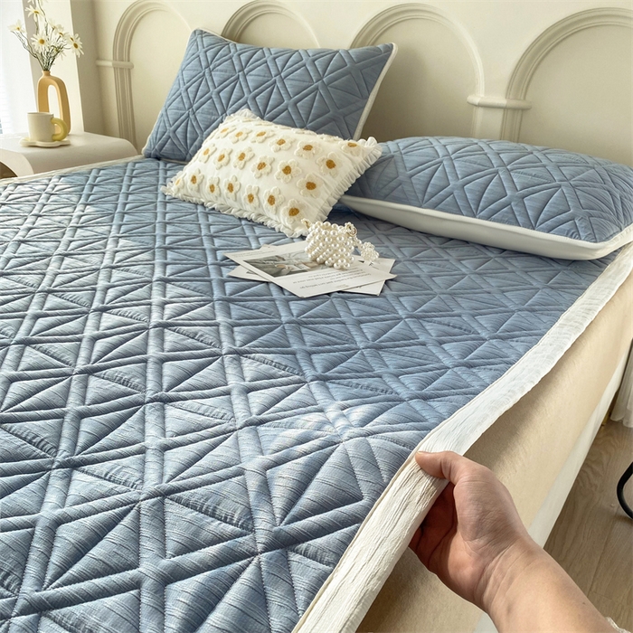 91家纺网 家纺一手货源 找家纺 鑫钰 2024新款A类水洗棉大豆夹棉床护垫 芊语-宾利蓝