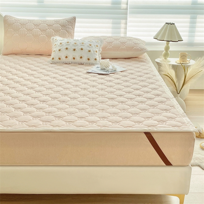 91家纺网 家纺一手货源 找家纺 鑫钰 2024新款A类水洗棉大豆夹棉床护垫 太阳花-浅妃粉