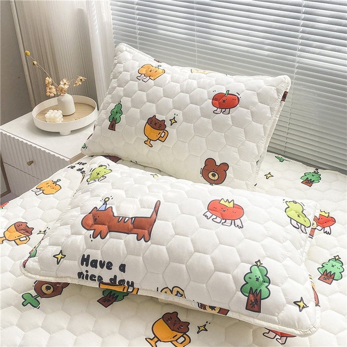 91家纺网 家纺一手货源 找家纺  九亭家纺 2024新款全棉夹棉防口水防头油枕套 防水-欢乐家族