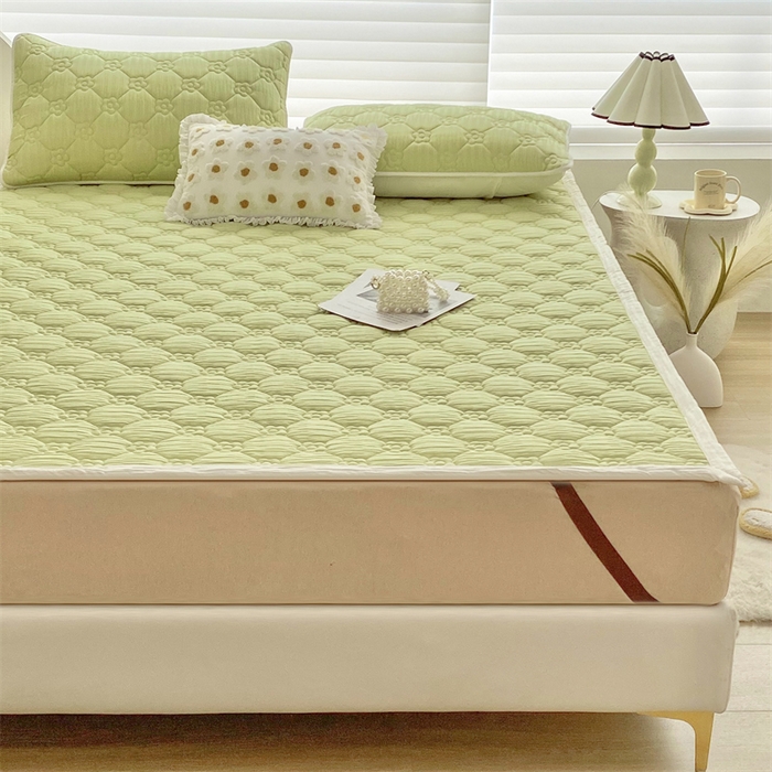 91家纺网 家纺一手货源 找家纺 鑫钰 2024新款A类水洗棉大豆夹棉床护垫 太阳花-抹茶绿