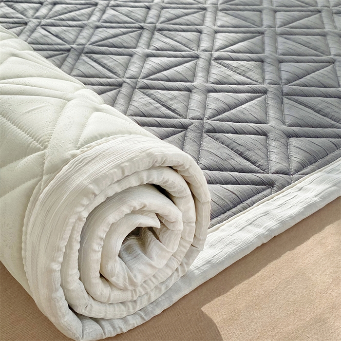 91家纺网 家纺一手货源 找家纺 鑫钰 2024新款A类水洗棉大豆夹棉床护垫 芊语-高级灰