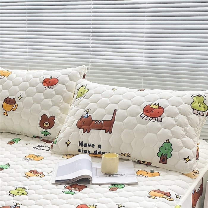 91家纺网 家纺一手货源 找家纺  九亭家纺 2024新款全棉夹棉防口水防头油枕套 防水-欢乐家族