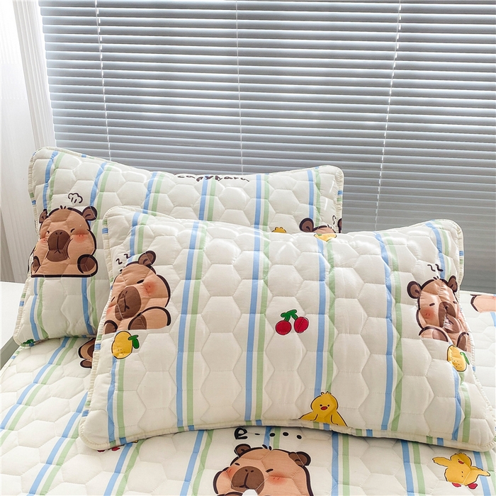 91家纺网 家纺一手货源 找家纺  九亭家纺 2024新款全棉夹棉防口水防头油枕套 防水-卡皮巴拉