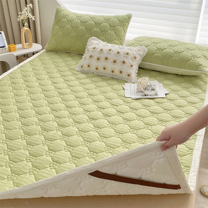91家纺网 家纺一手货源 找家纺 鑫钰 2024新款A类水洗棉大豆夹棉床护垫 太阳花-抹茶绿