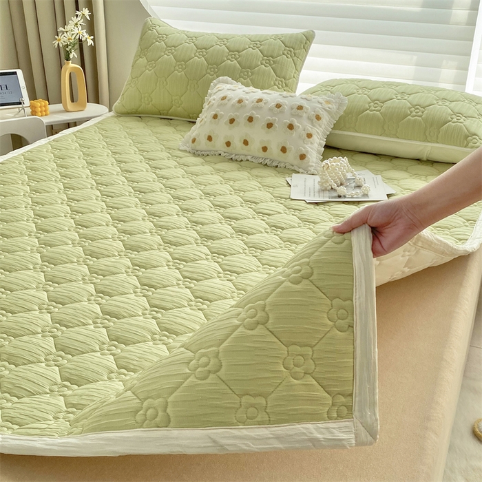 91家纺网 家纺一手货源 找家纺 鑫钰 2024新款A类水洗棉大豆夹棉床护垫 太阳花-抹茶绿