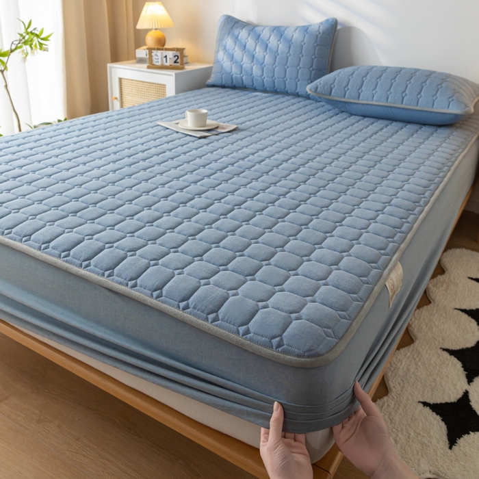 91家纺网 家纺一手货源 找家纺 鑫钰 2024新款无印风水洗棉水洗亲肤大豆夹棉床笠-简格 简格-宾利蓝