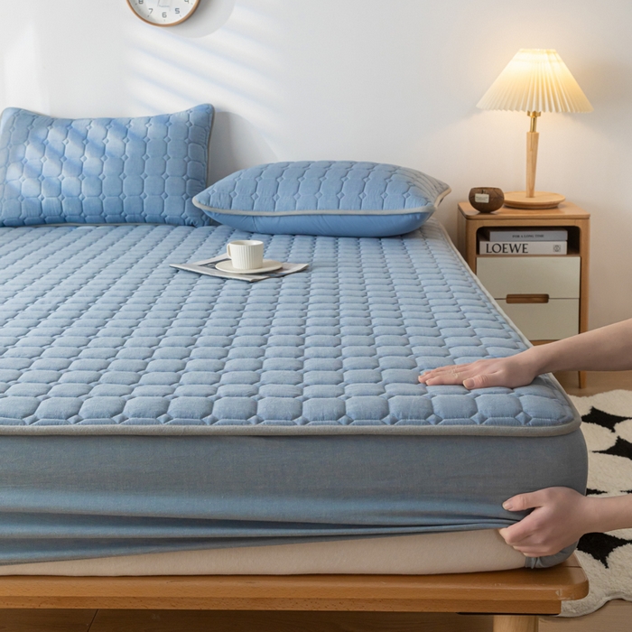 91家纺网 家纺一手货源 找家纺 鑫钰 2024新款无印风水洗棉水洗亲肤大豆夹棉床笠-简格 简格-宾利蓝