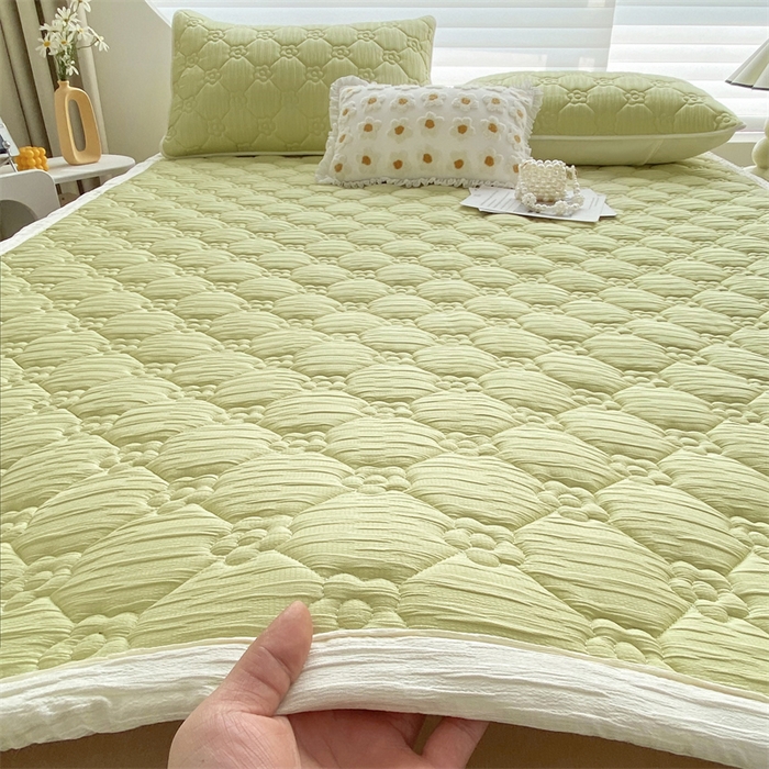 91家纺网 家纺一手货源 找家纺 鑫钰 2024新款A类水洗棉大豆夹棉床护垫 太阳花-抹茶绿