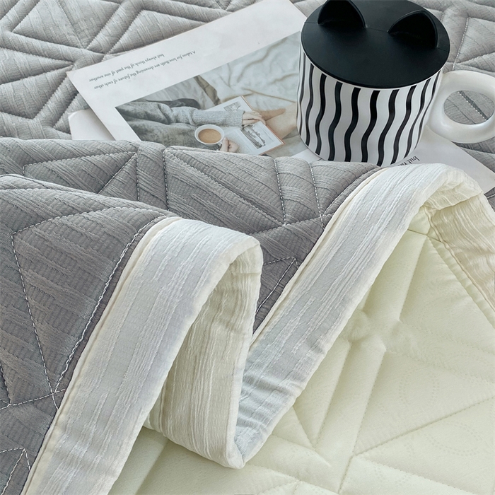 91家纺网 家纺一手货源 找家纺 鑫钰 2024新款A类水洗棉大豆夹棉床护垫 芊语-高级灰