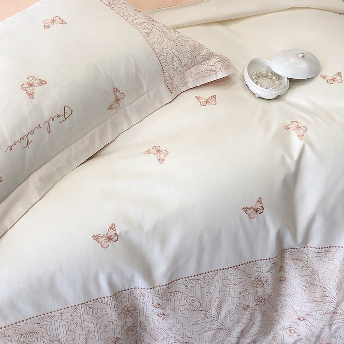 91家纺网 家纺一手货源 找家纺 卡姿家纺 2024春夏优雅刺绣四件套— 莉菲 莉菲白