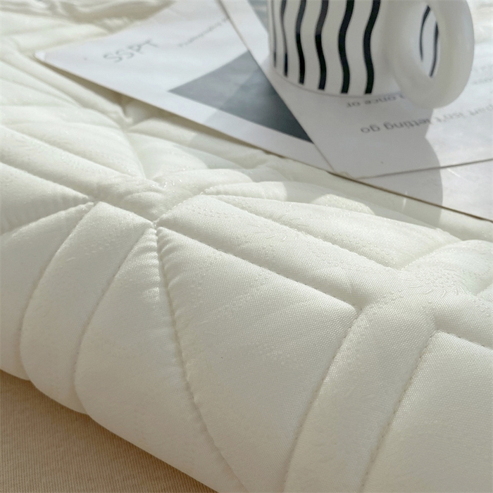 91家纺网 家纺一手货源 找家纺 鑫钰 2024新款A类水洗棉大豆夹棉床护垫 芊语-高级灰