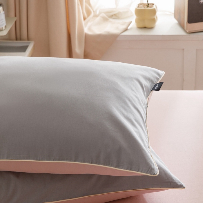 91家纺网 家纺一手货源 找家纺 卡姿家纺 2024春夏纯色双拼嵌绳款单枕套—莫琳 莫琳 枕套灰粉