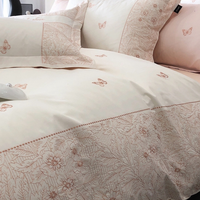 91家纺网 家纺一手货源 找家纺 卡姿家纺 2024春夏优雅刺绣四件套— 莉菲 莉菲白