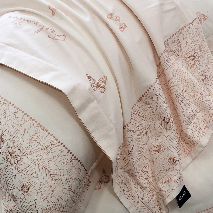 91家纺网 家纺一手货源 找家纺 卡姿家纺 2024春夏优雅刺绣四件套— 莉菲 莉菲白