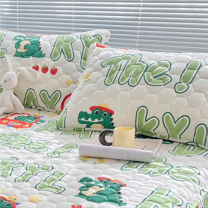 91家纺网 家纺一手货源 找家纺  九亭家纺 2024新款全棉夹棉防口水防头油枕套 防水款-鳄鱼日记