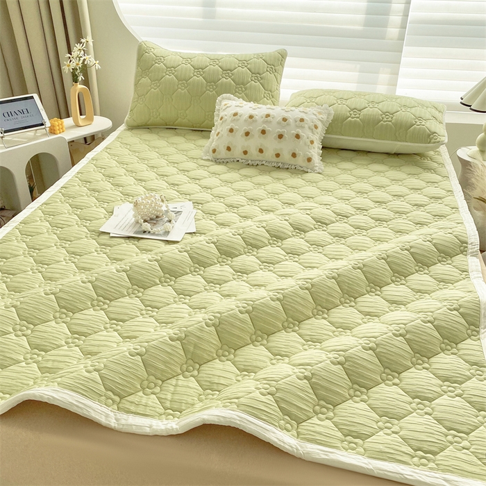 91家纺网 家纺一手货源 找家纺 鑫钰 2024新款A类水洗棉大豆夹棉床护垫 太阳花-抹茶绿