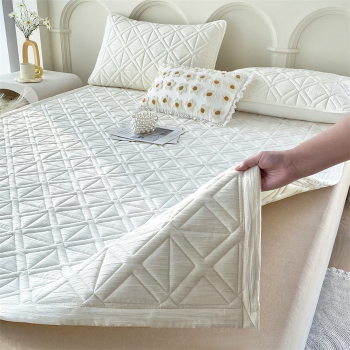 91家纺网 家纺一手货源 找家纺 鑫钰 2024新款A类水洗棉大豆夹棉床护垫 芊语-雅士白