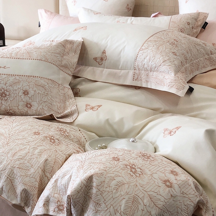 91家纺网 家纺一手货源 找家纺 卡姿家纺 2024春夏优雅刺绣四件套— 莉菲 莉菲白