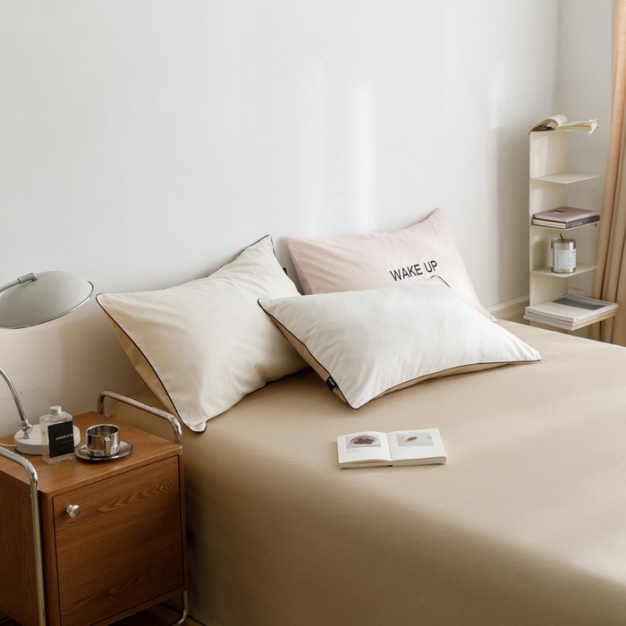 91家纺网 家纺一手货源 找家纺 卡姿家纺 2024春夏纯色双拼嵌绳款单枕套—莫琳 莫琳 枕套白棕