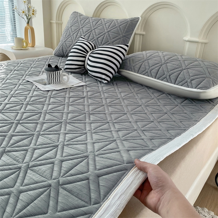 91家纺网 家纺一手货源 找家纺 鑫钰 2024新款A类水洗棉大豆夹棉床护垫 芊语-高级灰