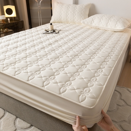 91家纺网 家纺一手货源 找家纺 （总）鑫钰 2024新款原棉大豆夹棉床笠-幸运花