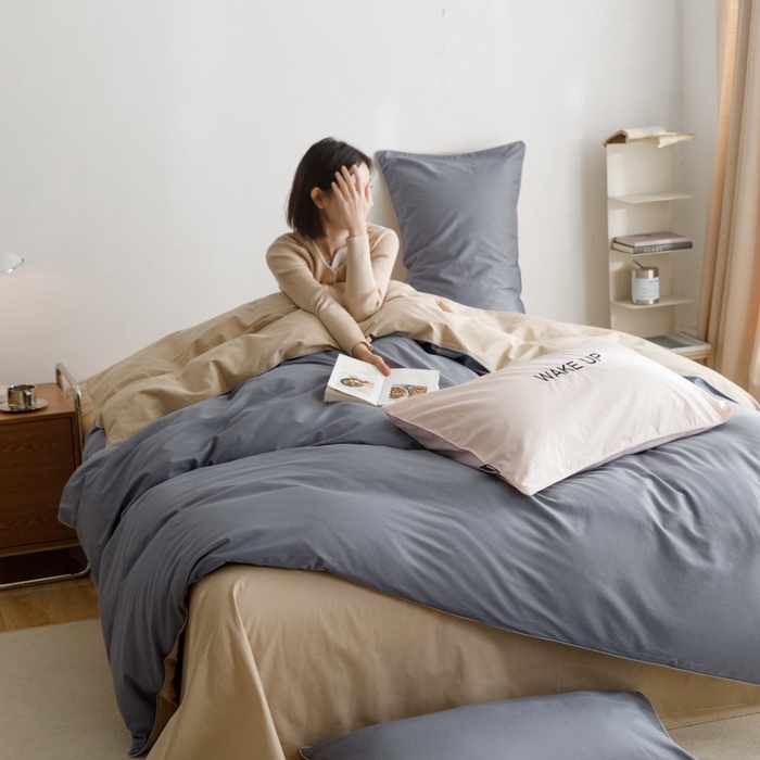 91家纺网 家纺一手货源 找家纺 卡姿家纺 2024春夏纯色双拼嵌绳款单被套—莫琳 莫琳 被套蓝棕