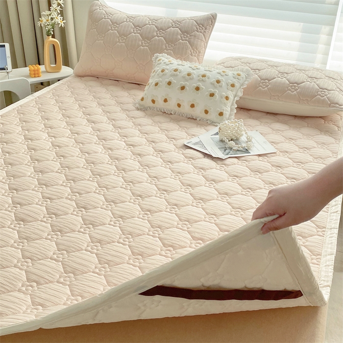 91家纺网 家纺一手货源 找家纺 鑫钰 2024新款A类水洗棉大豆夹棉床护垫 太阳花-浅妃粉