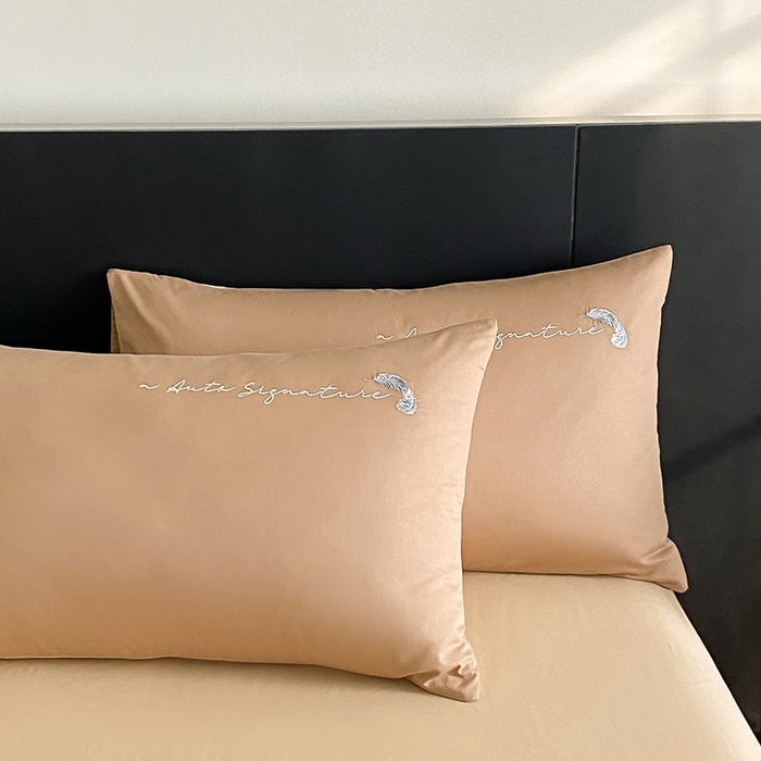 91家纺网 家纺一手货源 找家纺  澳梵家居 2024新款【知羽】系列60s刺绣全棉四件套 知羽-奇遇金