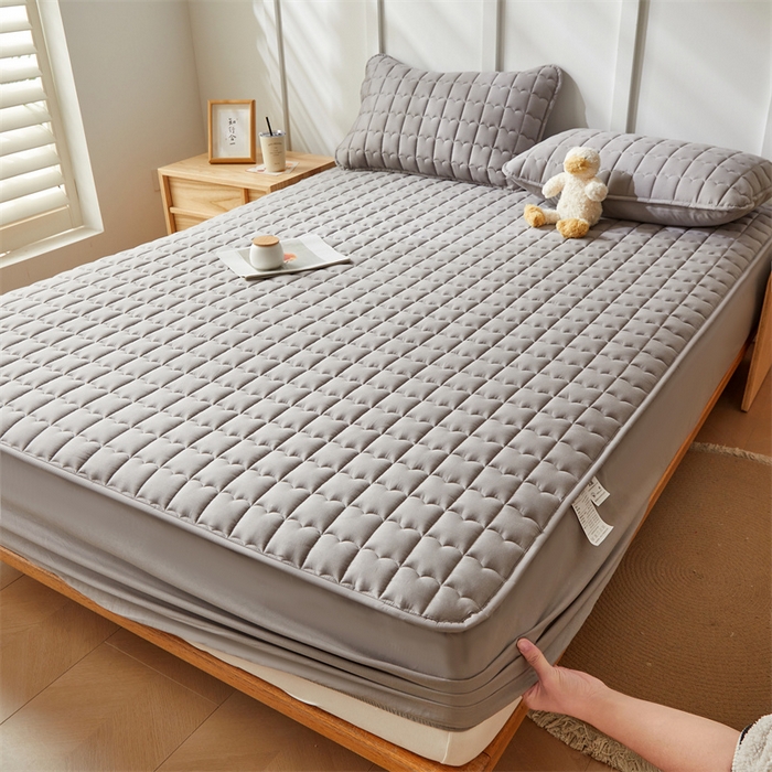 91家纺网 家纺一手货源 找家纺 雯豆家纺 2024新款A类全棉纯棉夹棉床笠三件套印花床笠 全棉夹棉床笠-经典灰